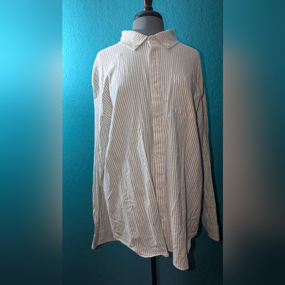 NWOT Gap Men's Shirt White Stripes